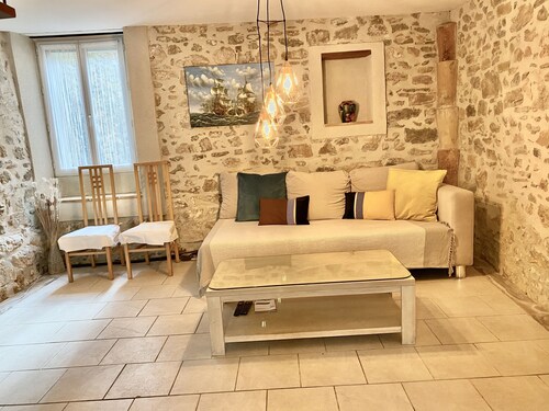 Bonita casa reformada en pueblo rural