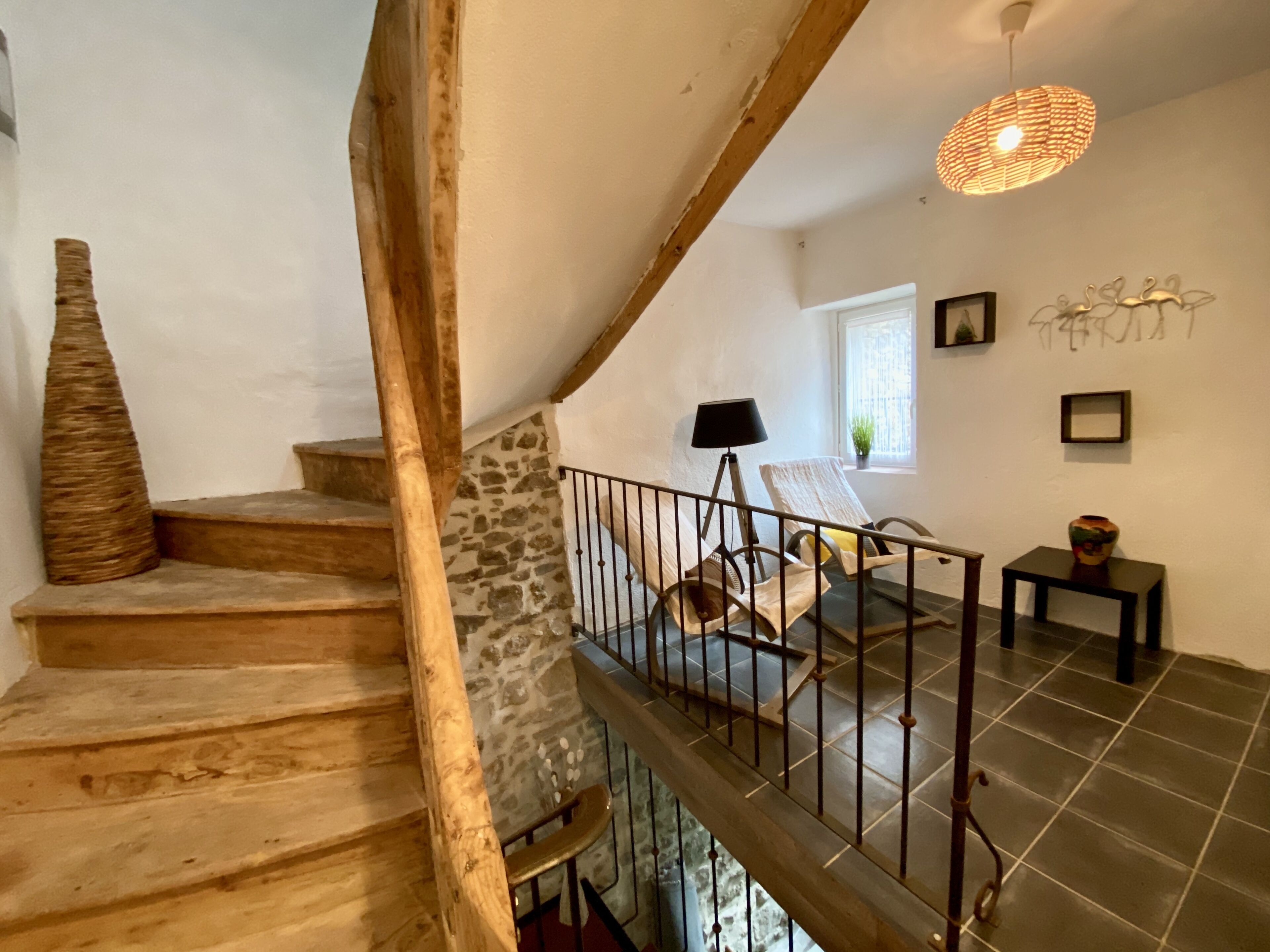 المنشأة من الداخل