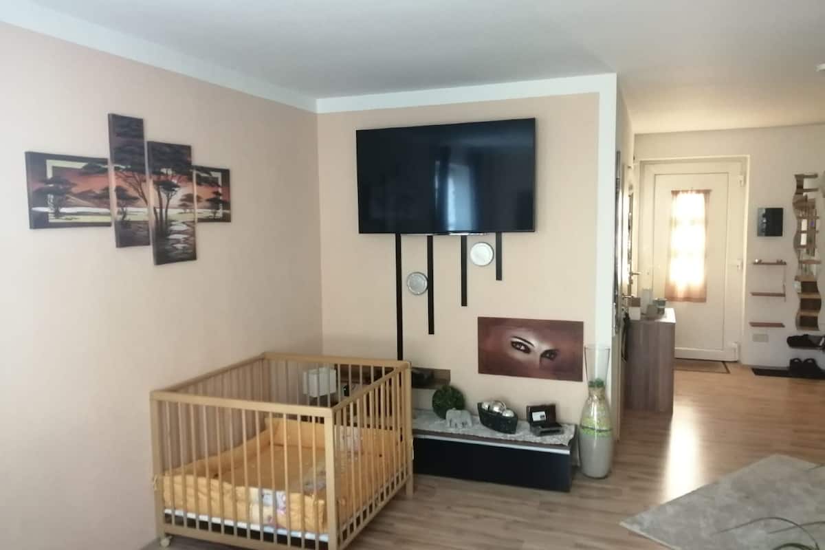 Casa família (1) | Sala de estar | TV de tela plana