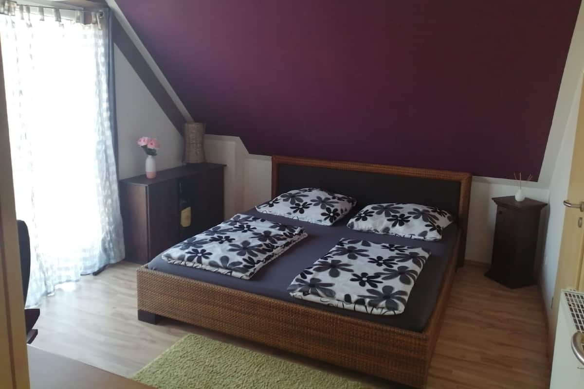 Casa família (2) | Escrivaninha, Wi-Fi de cortesia