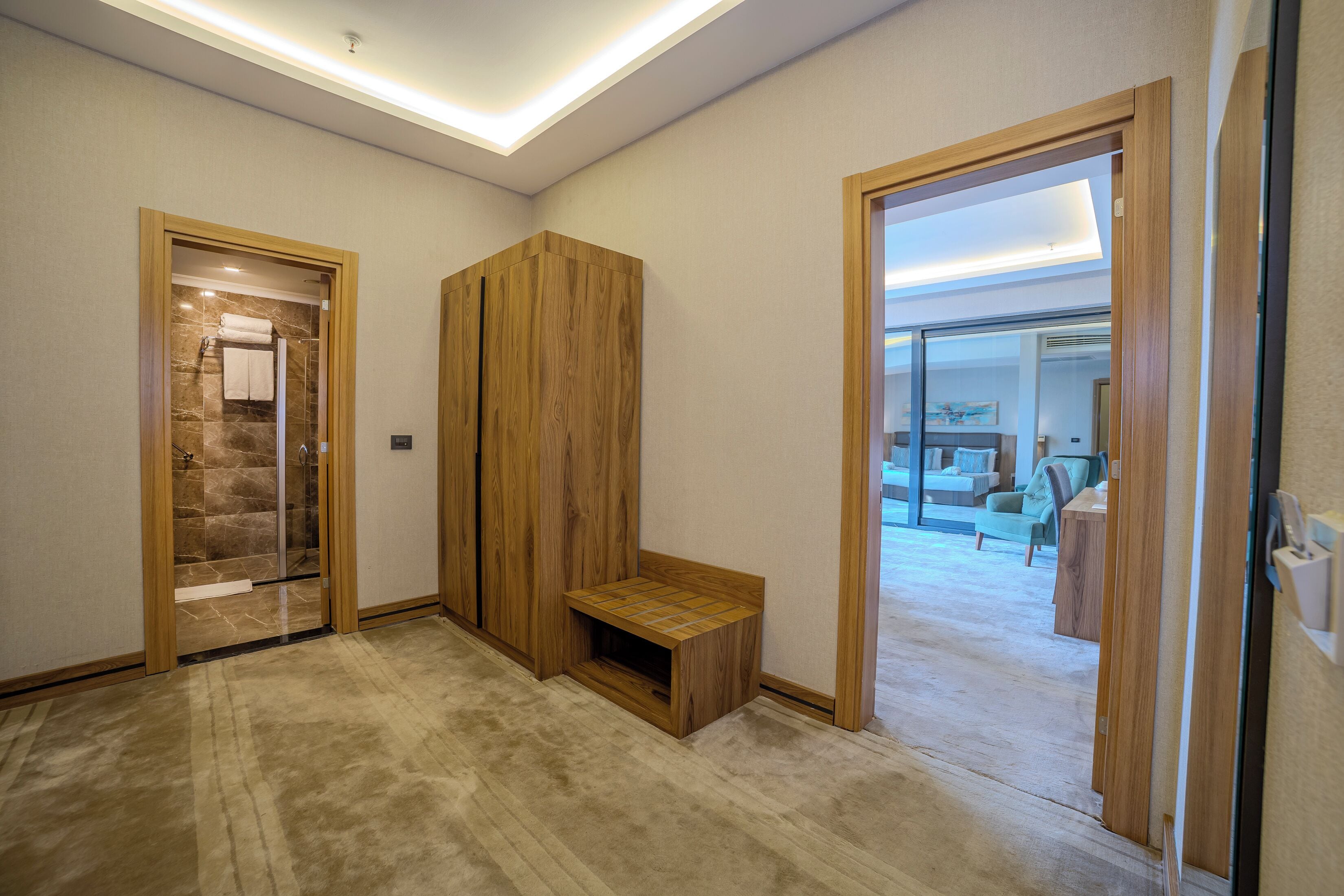 standard room | 2 bedrooms, premium bedding, minibar, in-room safe