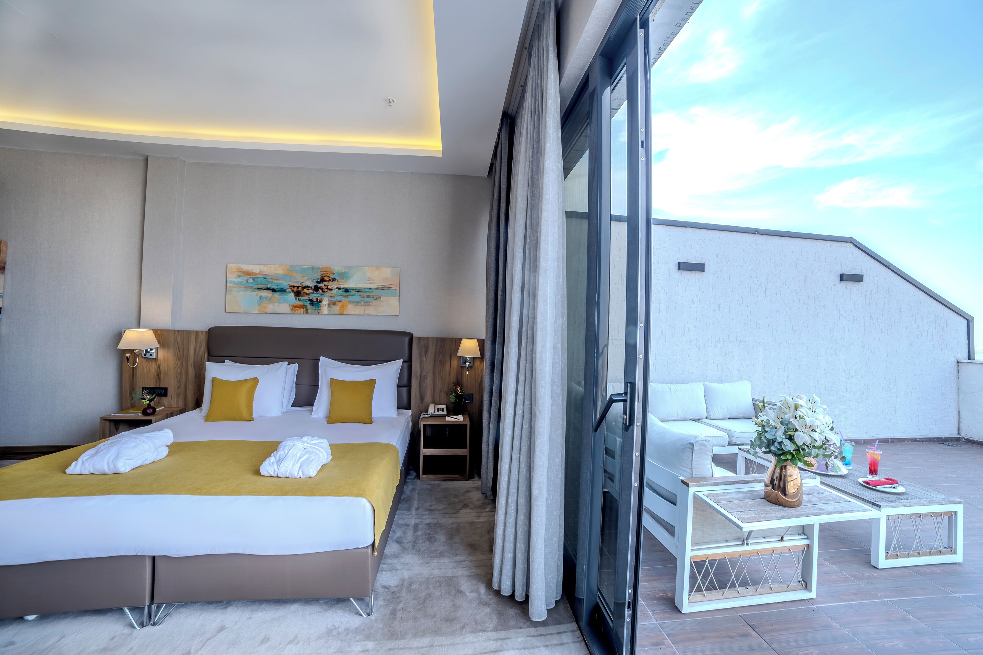 deluxe suite | living area | lcd tv