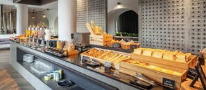 Dagelijks ontbijtbuffet (THB 600 per persoon)