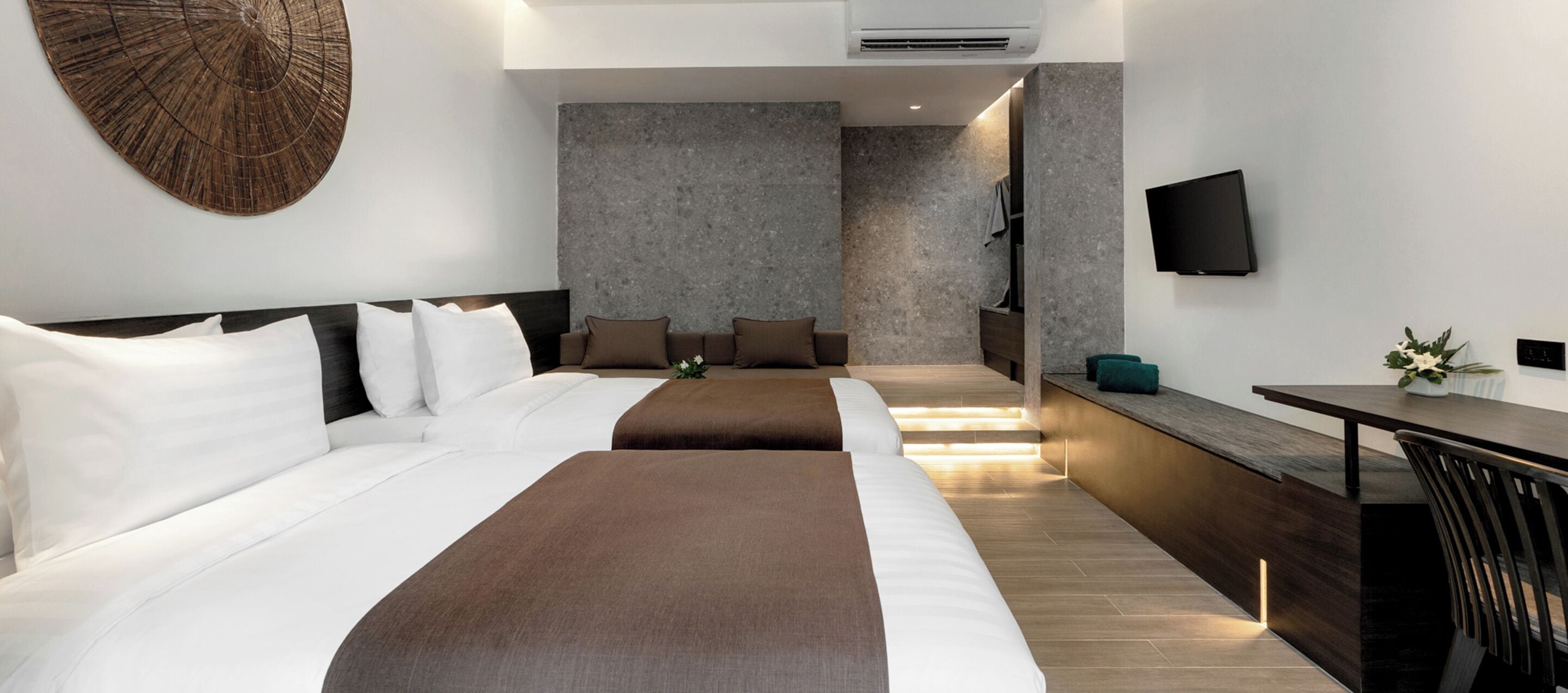 Deluxe Double or Twin Room | Minibar, in-room safe, desk, free WiFi