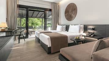 Deluxe kamer, 1 twee- of 2 eenpersoonsbedden | Een minibar, een kluis op de kamer, een bureau, gratis wifi