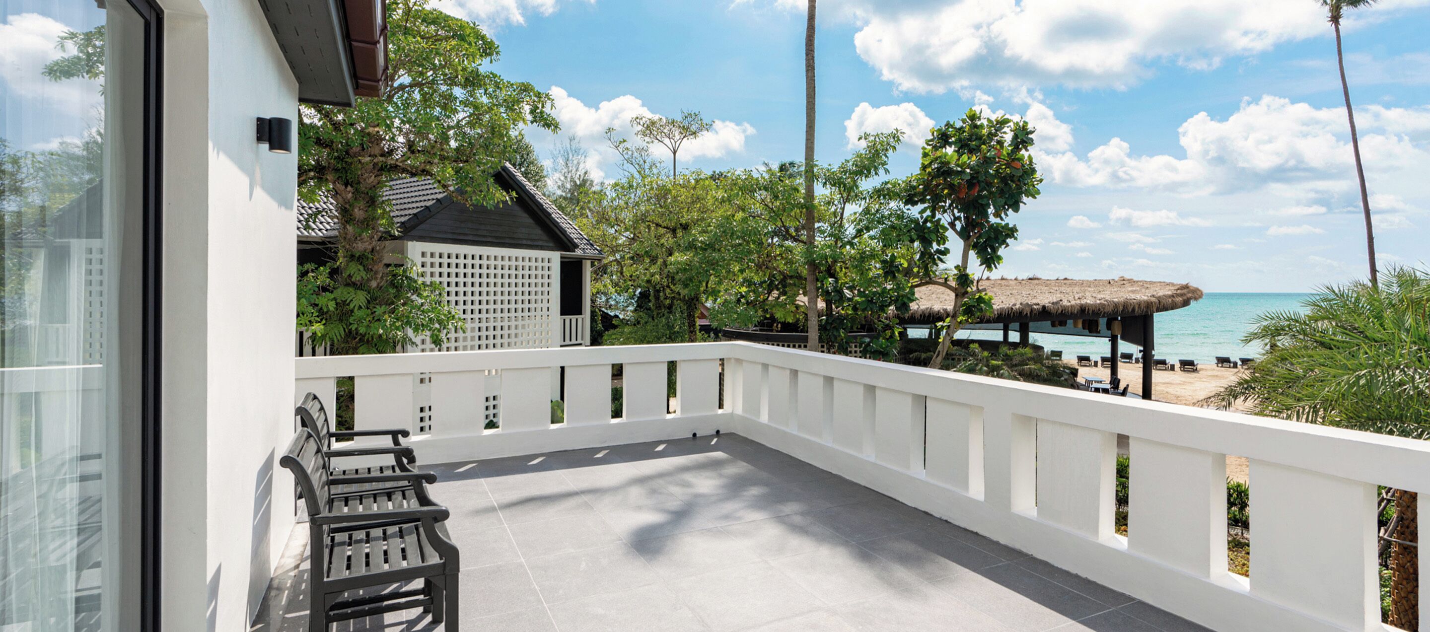 family room | balcony