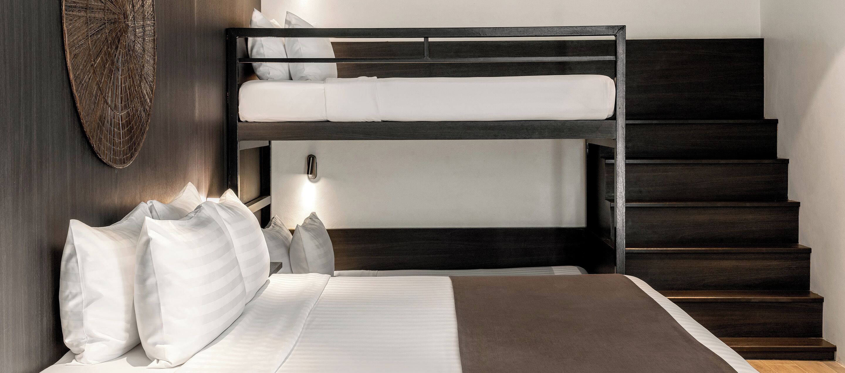 Family Room | Minibar, in-room safe, desk, free WiFi
