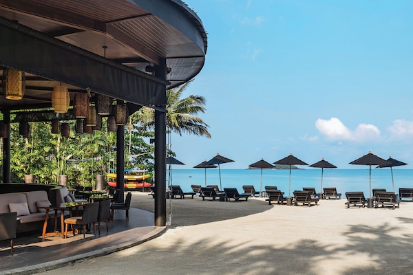 Aperto a colazione, pranzo e cena, cucina internazionale