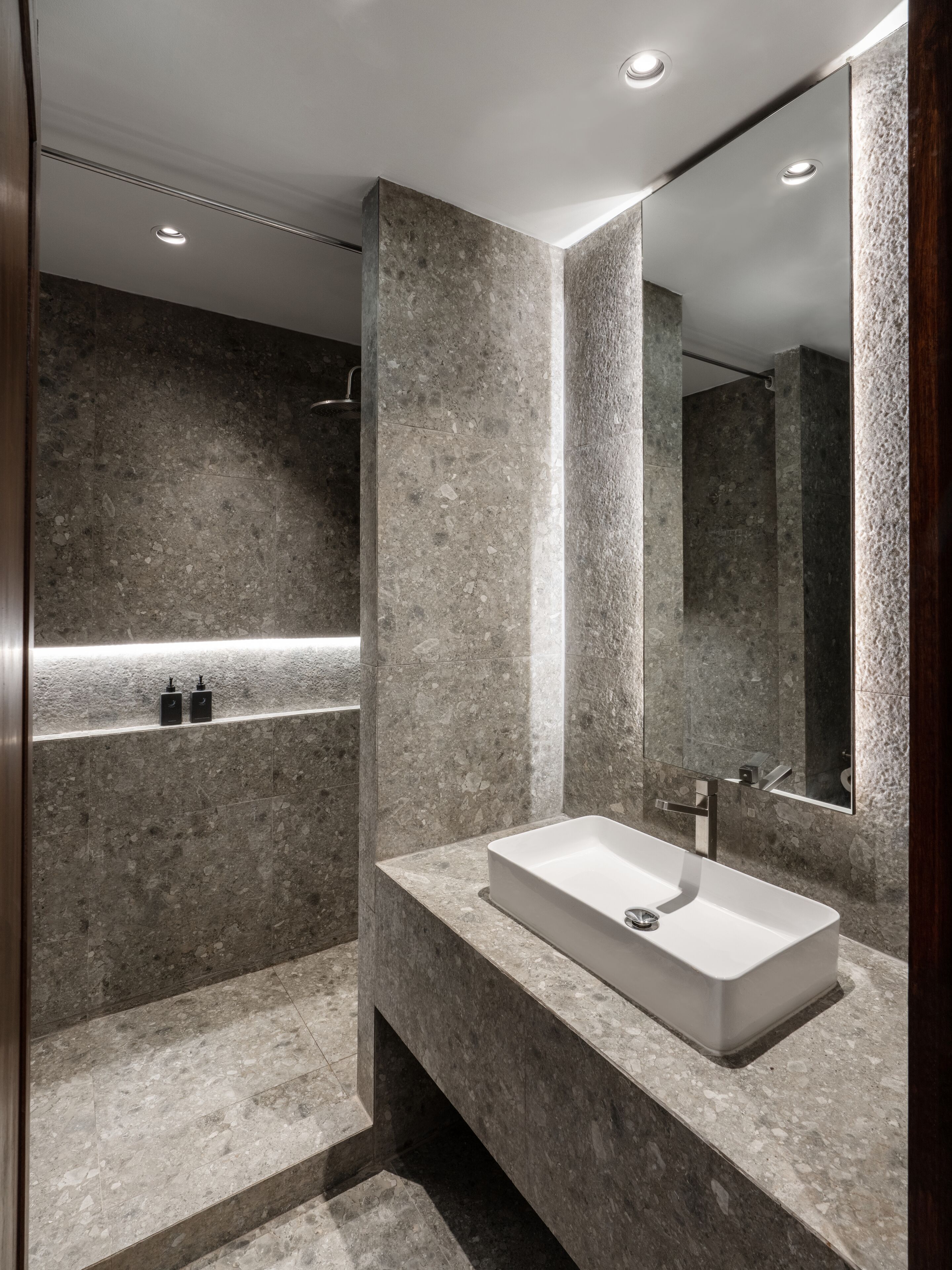 superior double or twin room | bathroom | shower, free toiletries, bathrobes, slippers