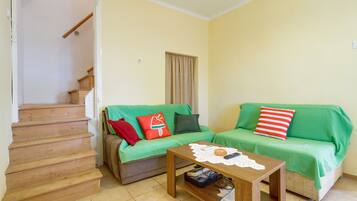 House | Living room | Flat-screen TV