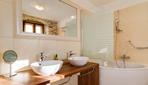 Villa | Bathroom | Hair dryer, towels, soap, toilet paper - Rustic Villa Sanvincenti (Svetvincenat)
