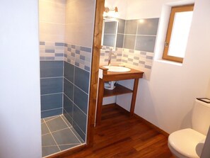 Toallas y papel de baño 