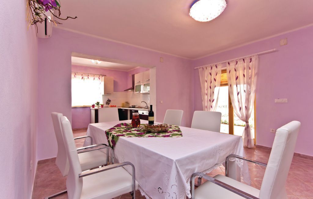 Villa | In-room dining