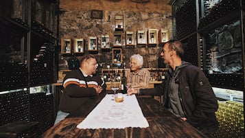 Bar (in der Unterkunft)