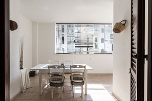 Apartment, 2 Bedrooms | In-room dining - Happy Bari (Bari)