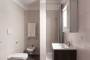 Apartment, 2 Bedrooms | Bathroom