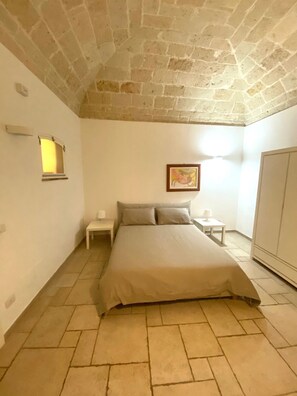 Apartment, 2 Bedrooms | 2 bedrooms, free WiFi, bed sheets