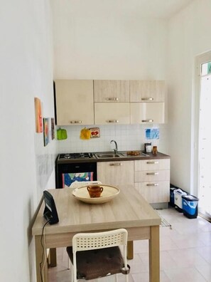 Appartamento, 2 camere da letto | Angolo cottura privato | Frigorifero con congelatore, piano cottura, macchina per tè/caffè