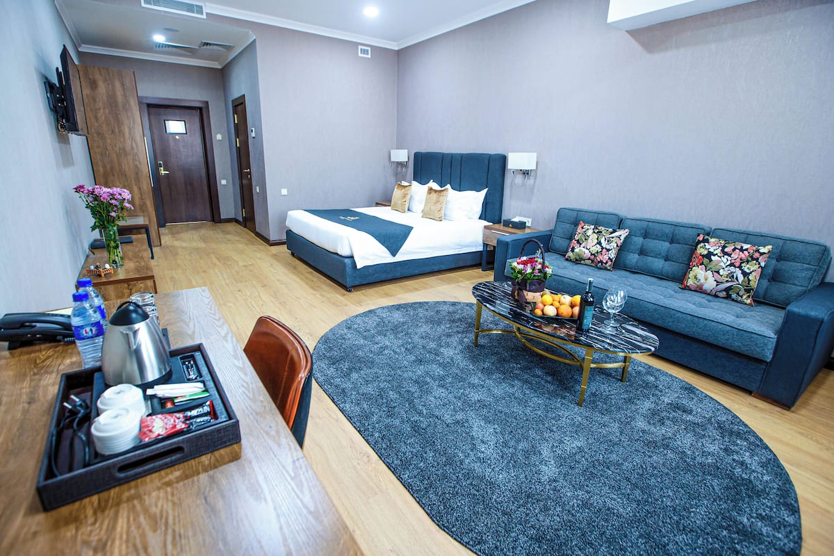 Deluxe Double Room | 1 bedroom, Egyptian cotton sheets, premium bedding, minibar