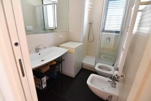 Apartment, 1 Bedroom | Bathroom