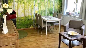 Apartment, 2 Bedrooms | In-room dining