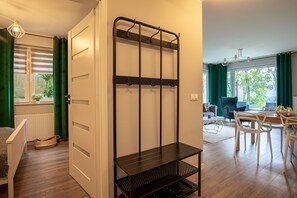 Comfort Apartment, Mountain View | Living area | Flat-screen TV