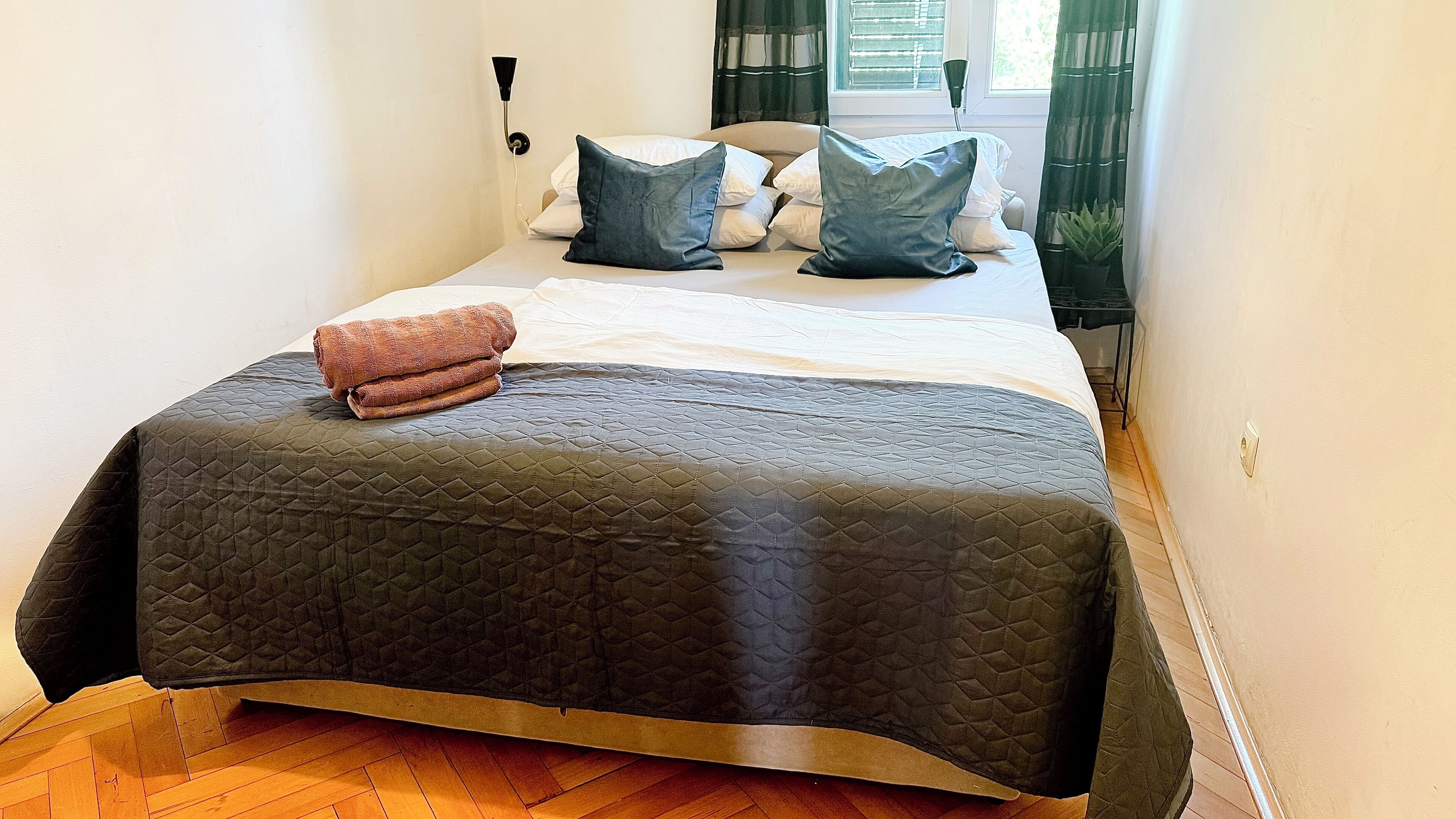 Photo - Tortosa Blue