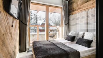 Exclusive Apartment | 1 bedroom, iron/ironing board, free WiFi, bed sheets