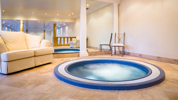 Phòng đôi phong cách lãng mạn, hồ bơi riêng | Bồn tắm spa riêng
