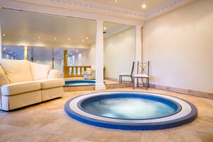 Romantic Double Room, Private Pool | Private spa tub