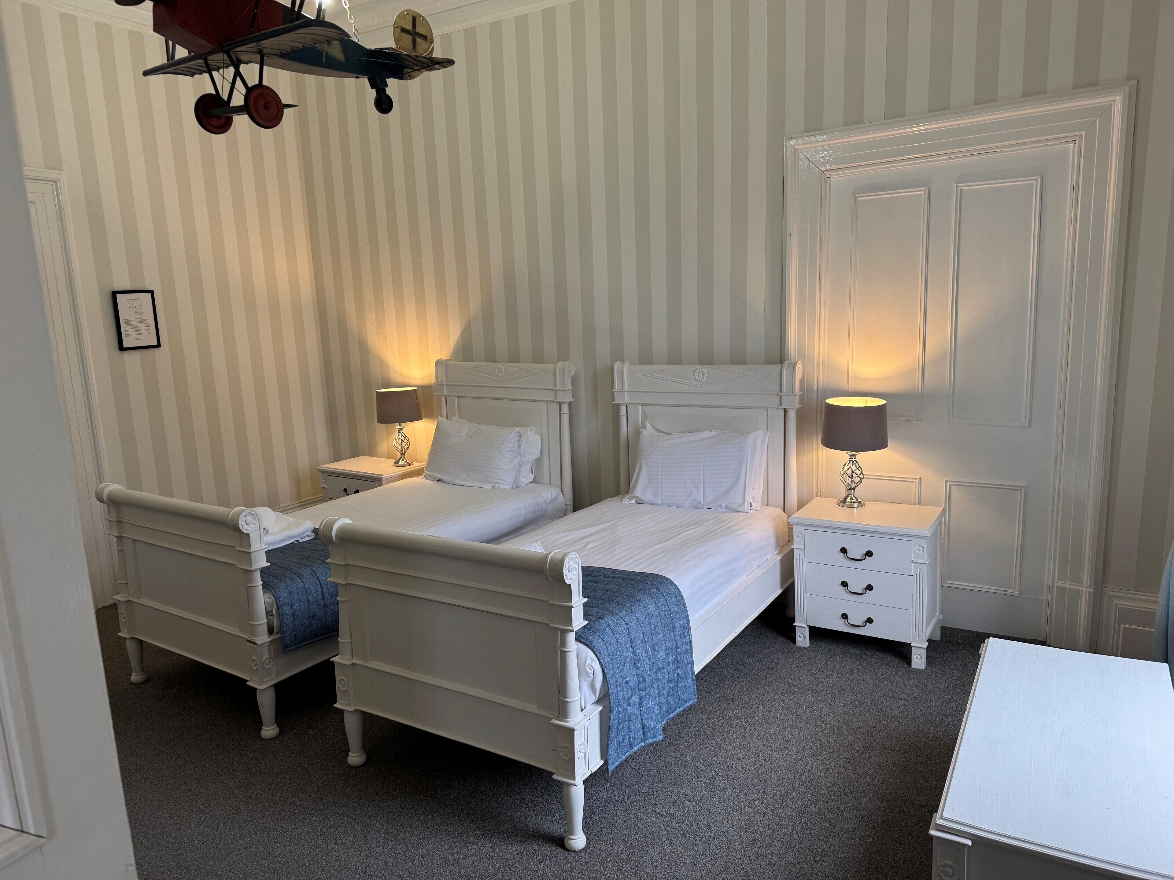 Classic-værelse med 2 enkeltsenge | Mørklægningsgardiner, lydisolering, strygejern/strygebræt, gratis Wi-Fi