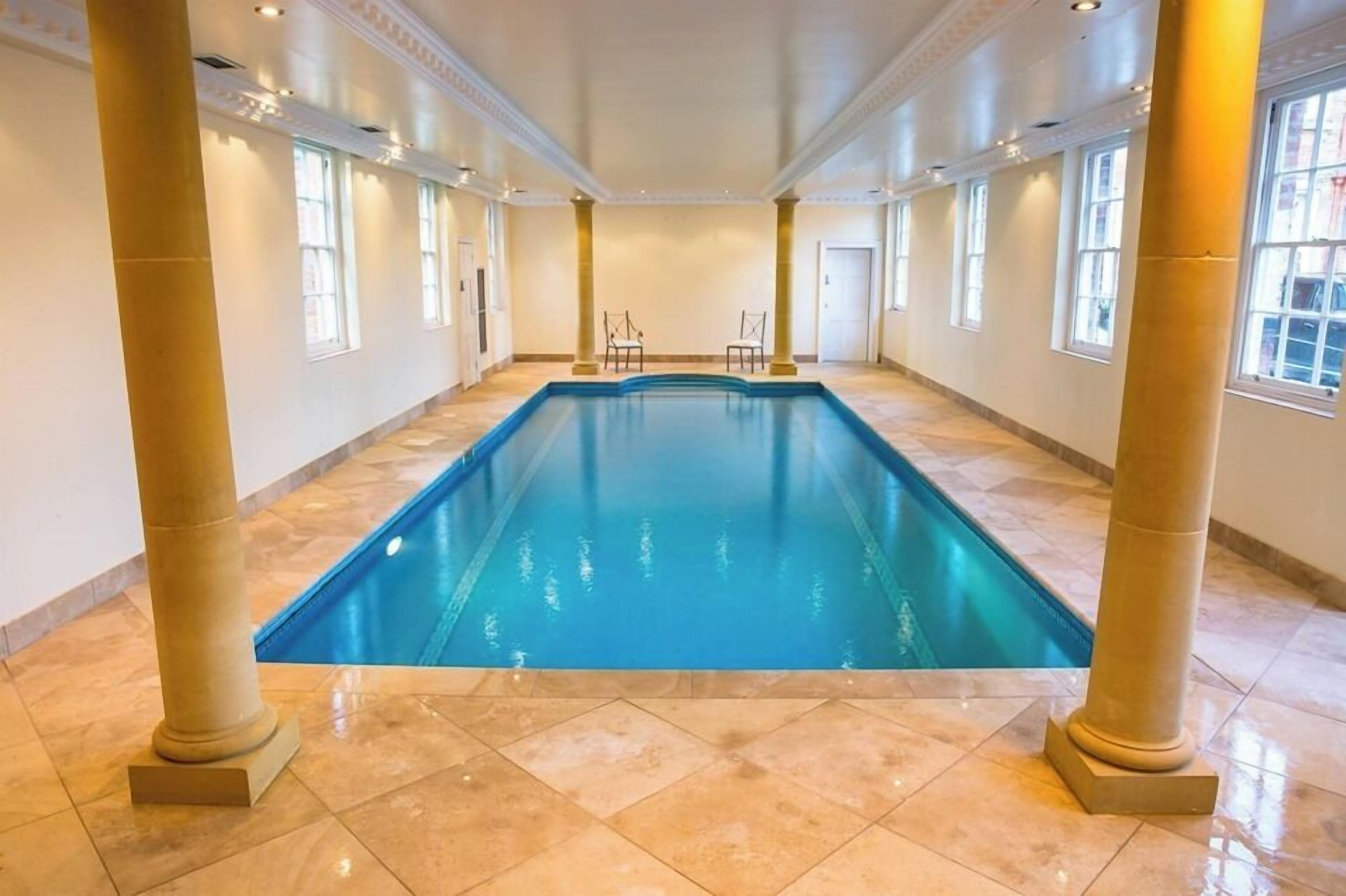 Romantik-dobbeltværelse - privat pool | Mørklægningsgardiner, lydisolering, strygejern/strygebræt, gratis Wi-Fi