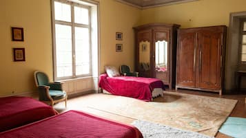 5 chambres, fer et planche à repasser, Wi-Fi gratuit