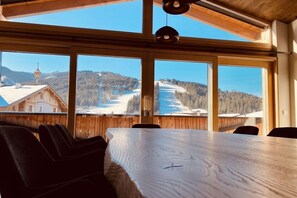 Penthouse | In-room dining - AlpinLodge Flachau (Flachau)