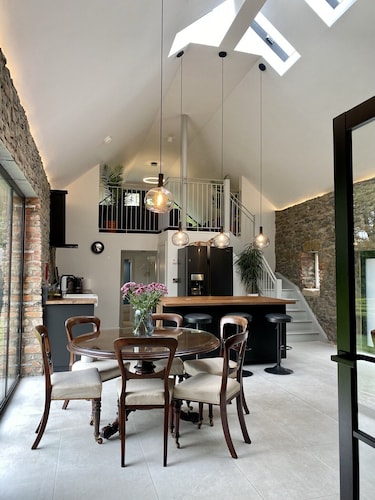 Unique accommodation in the centre of Bushmills - dating back to 1745 