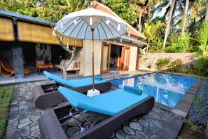Outdoor pool - Coco Garden Pool Villas (Kubutambahan)