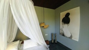 Desk, iron/ironing board, free WiFi, bed sheets - Coco Garden Pool Villas (Kubutambahan)
