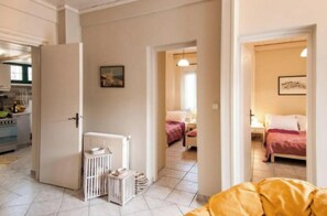 2 bedrooms, in-room safe, iron/ironing board, free WiFi