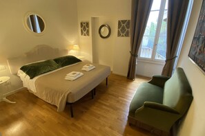 2 室のベッドルーム、アイロン / アイロン台、WiFi、ベッドシーツ