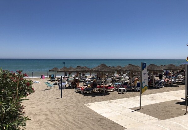 Beach nearby - Charming private 3 bed. villa in Fuengirola, close to the beach! (Fuengirola)