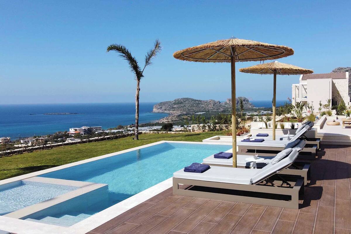 Villa Mare | Pool | 3 outdoor pools, a heated pool, pool umbrellas, sun loungers