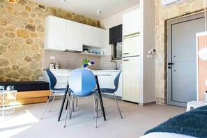 Villa Vista | Eget kök | Stort kylskåp, mikrovågsugn, ugn och spishäll