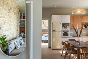 Villa Cielo | Private kitchen | Full-size fridge, microwave, oven, stovetop - Cielo e Mare Villas (Kissamos)