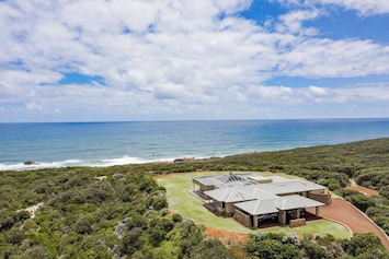Nestled high on a hill overlooking the ocean, Incognito offers a picturesque escape that oozes luxury.