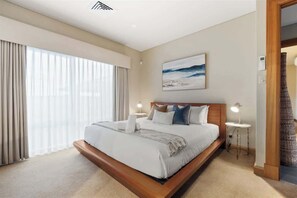 4 Schlafzimmer, Bügeleisen/Bügelbrett, WLAN, Wecker