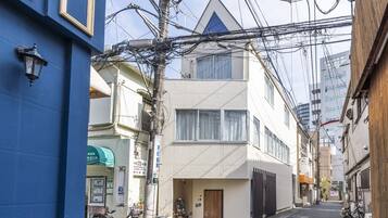 Fachada de la propiedad