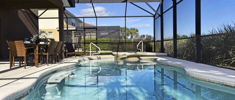 Piscine extérieure, piscine chauffée