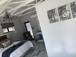 15 bedrooms, WiFi - We are your Home away from home (Bethlehem)