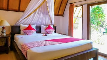 Escritorio, camas supletorias, wifi gratis y ropa de cama