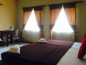 5 chambres, literie hypoallergénique, bureau